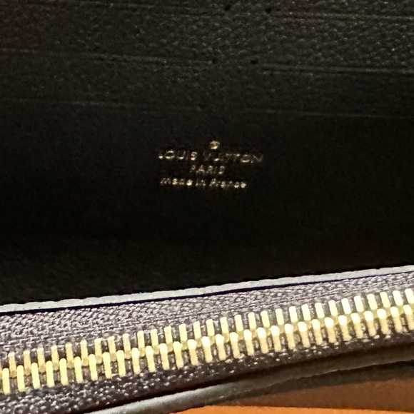 100% Authentic Louis Vuitton: Vavin Chain Wallet-Black MNG - Picture 5 of 13